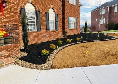 mulching and landscaping in knoxville tn